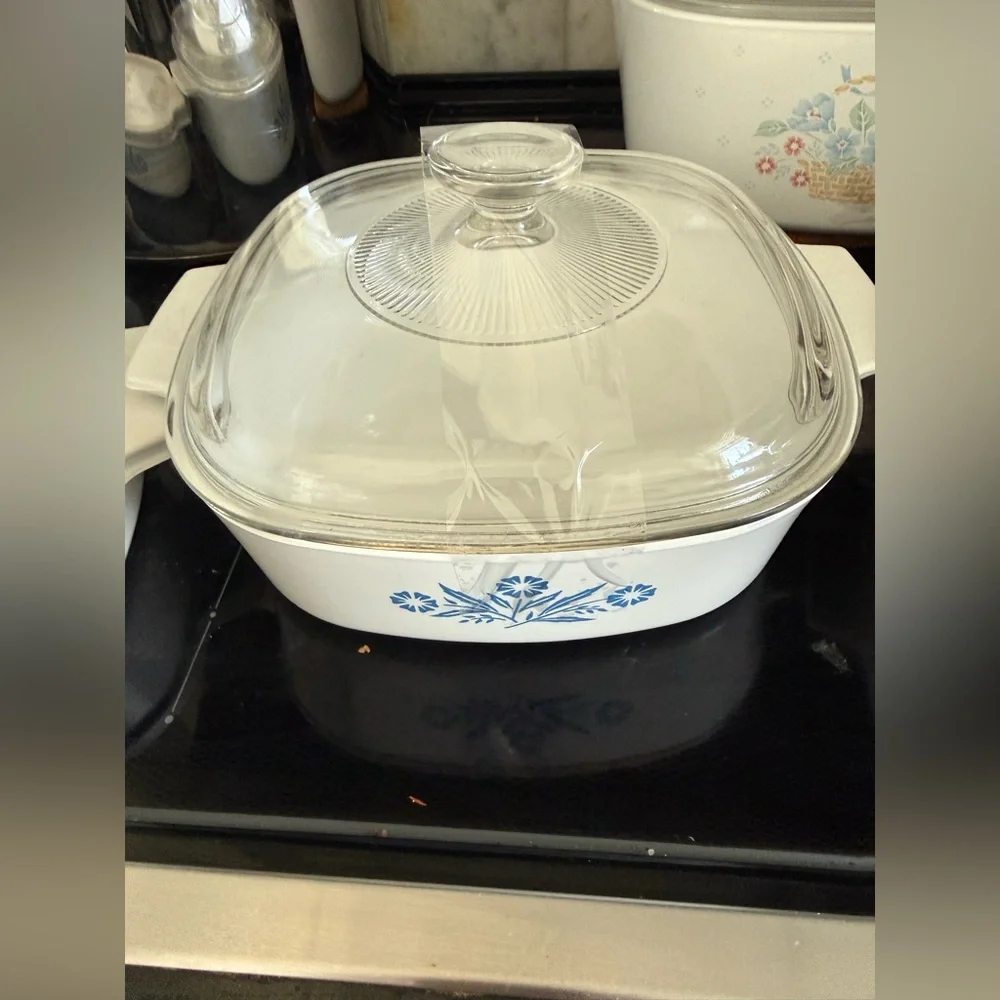 Corningware Set of 3 w/ lids White Casserole Dishs w Blue Floral and Glass Lids